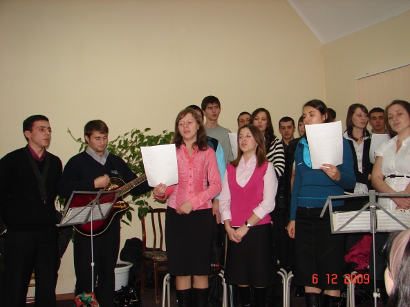 Tinerii Bisericii "Isus Salvatorul" din Chişinău